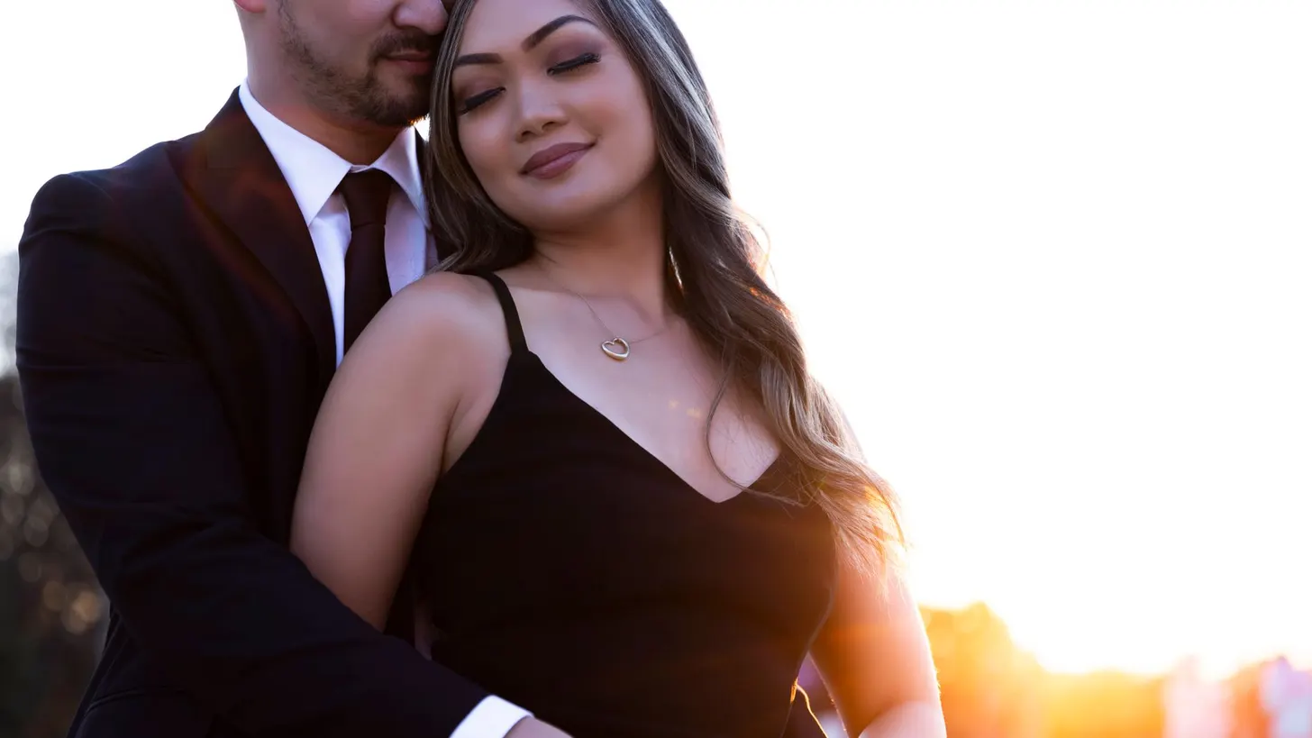 Engagement Photo Shoot on a Lake Lanier Sailboat: What to Plan — Lord Nelson Charters