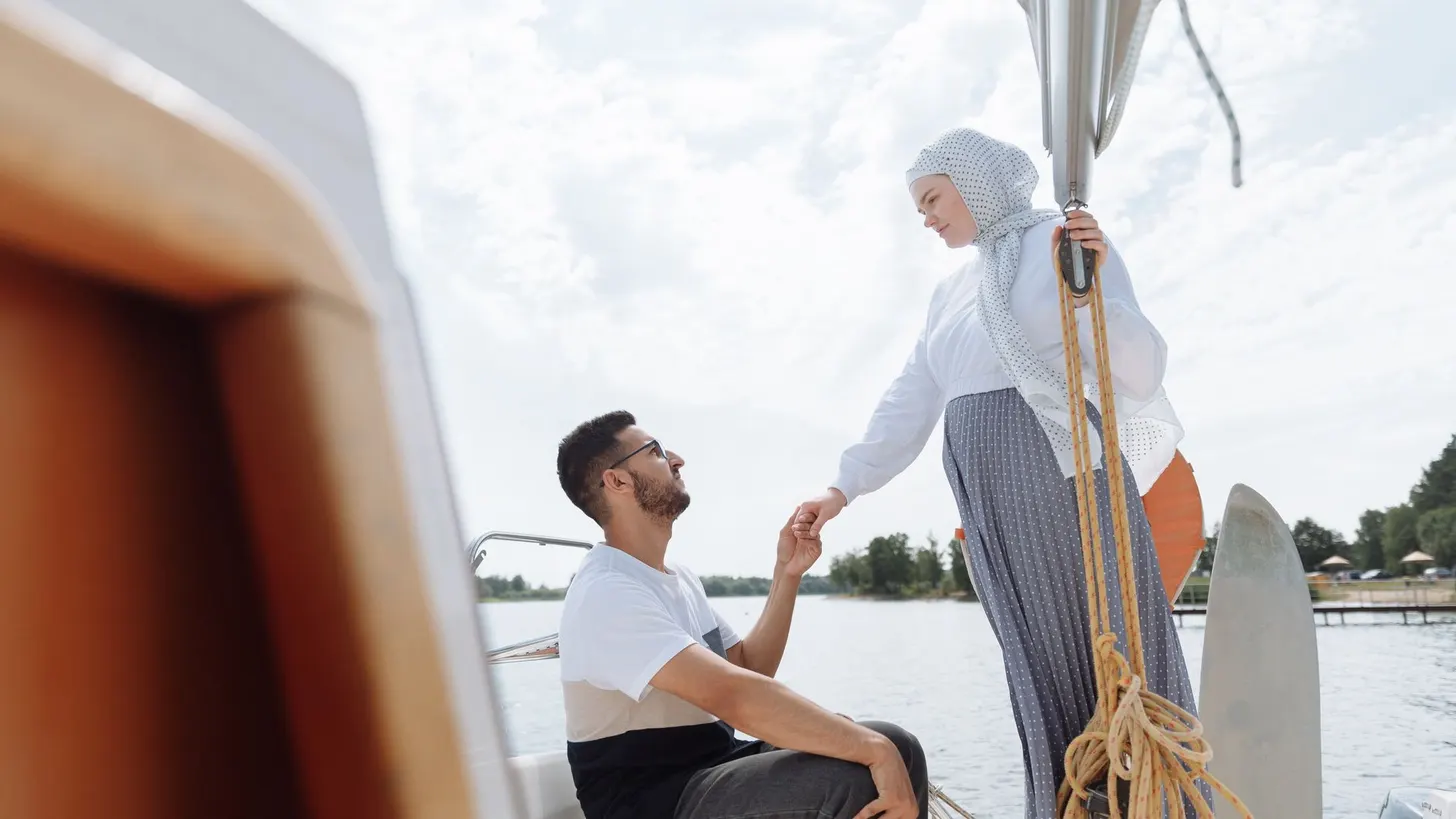 Sailboat Proposal on Lake Lanier: How Couples Plan the Big Moment — Lord Nelson Charters